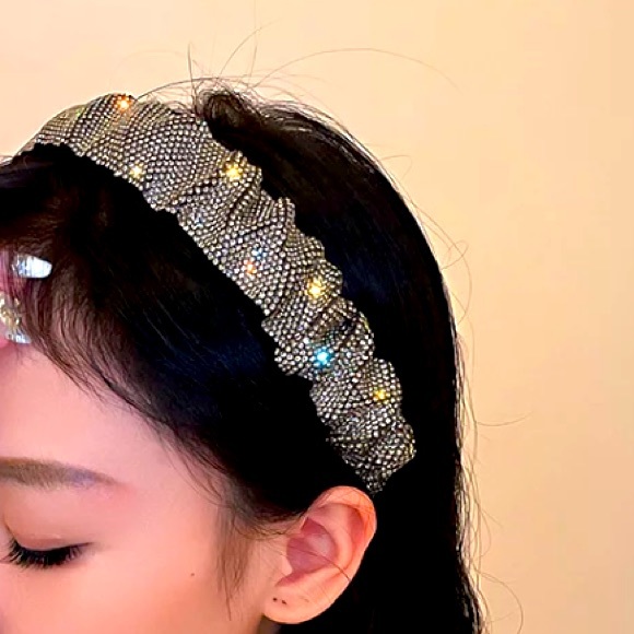 ⭐️ Rhinestone Black Headband - Picture 3 of 3
